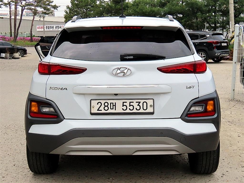 HYUNDAI Kona - Vista 4