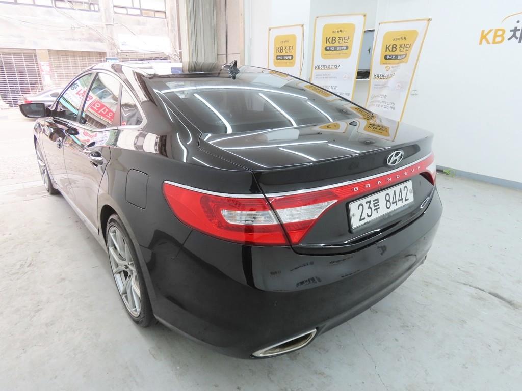 HYUNDAI Grandeur - Vista 4