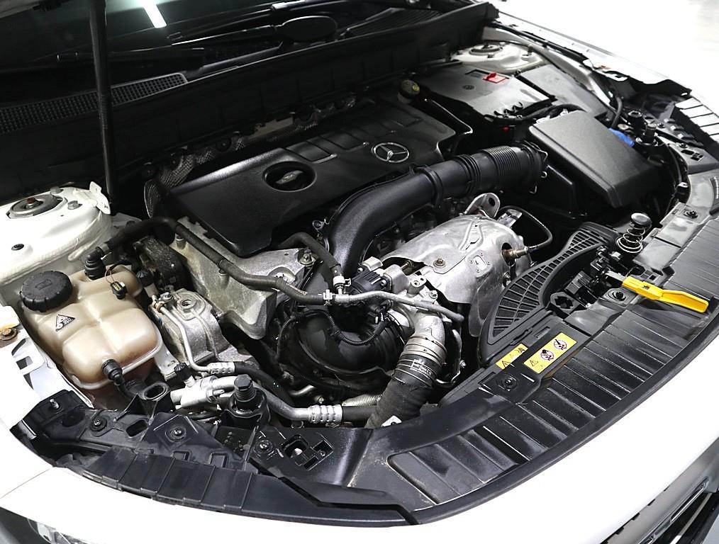 Mercedes Benz GLB Class - Vista 5
