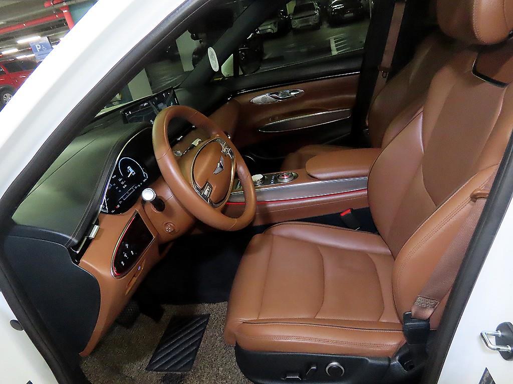 Genesis GV70 - Vista 6