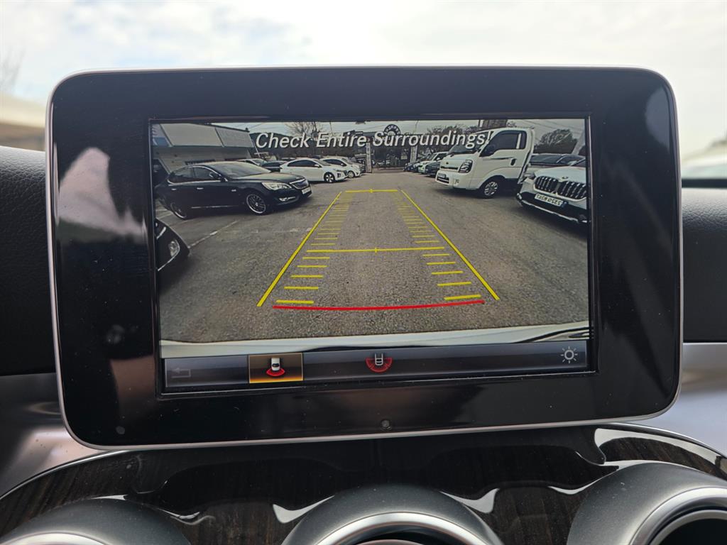 Mercedes Benz GLC Class - Vista 11