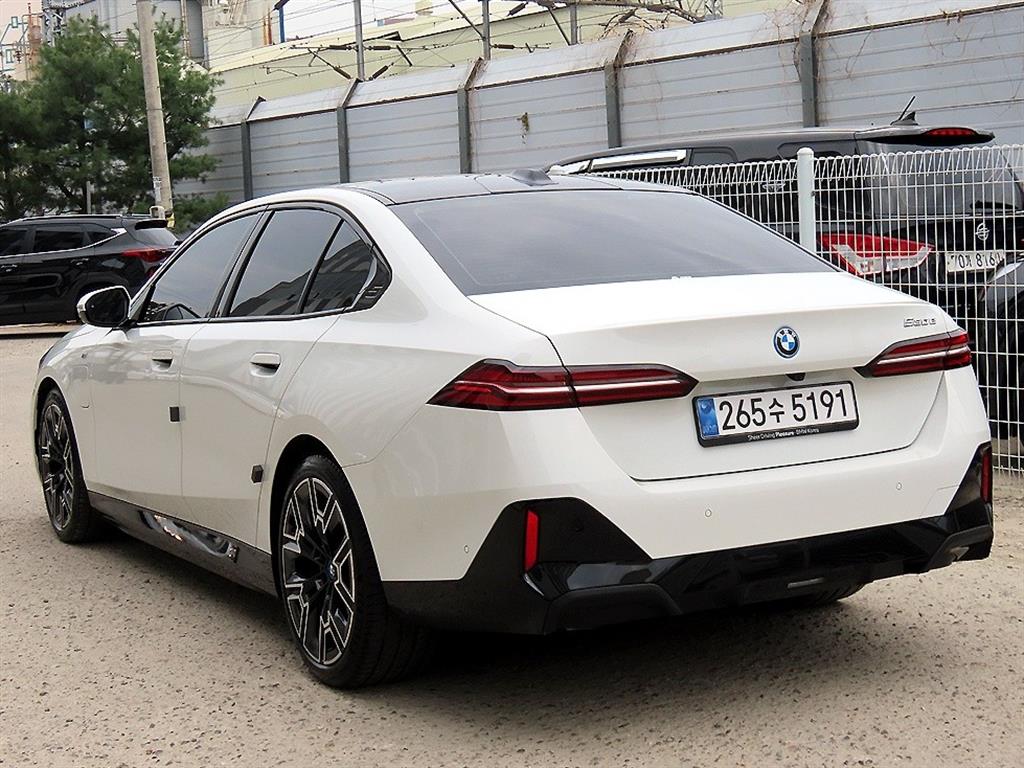 BMW 5 Series - Vista 3