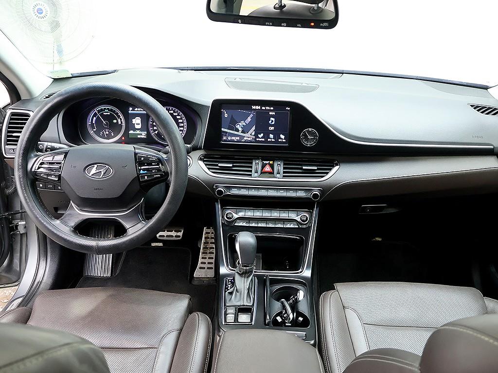 HYUNDAI Grandeur - Vista 9