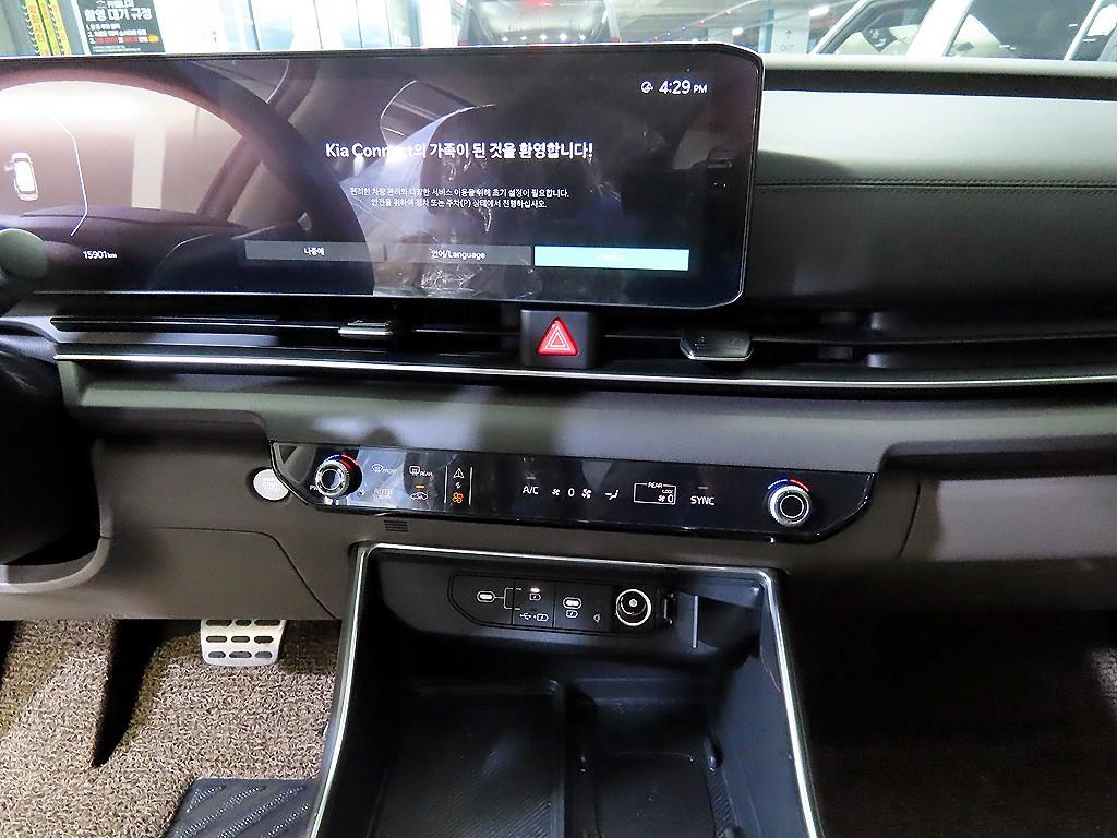 KIA Carnival - Vista 11