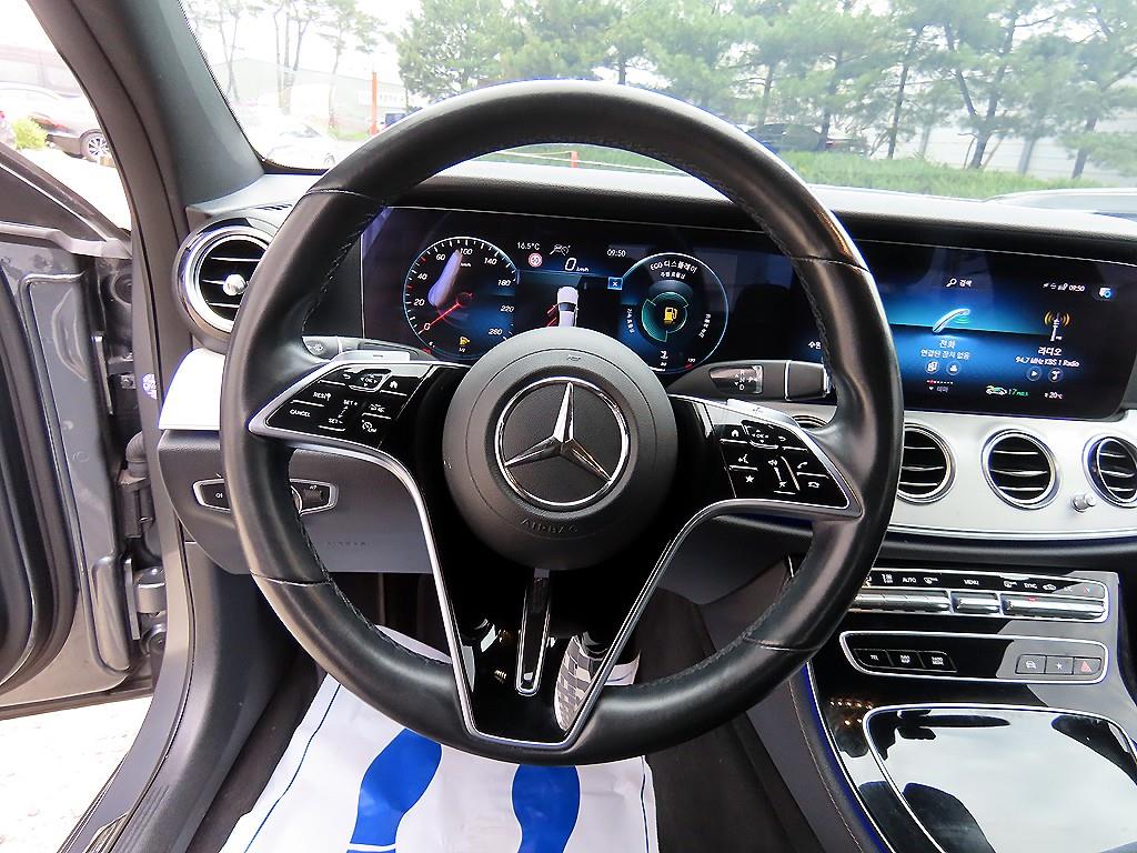 Mercedes Benz E class - Vista 8