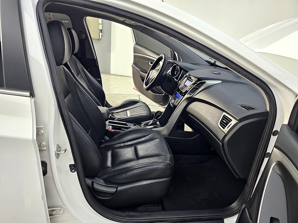 HYUNDAI i30 - Vista 11