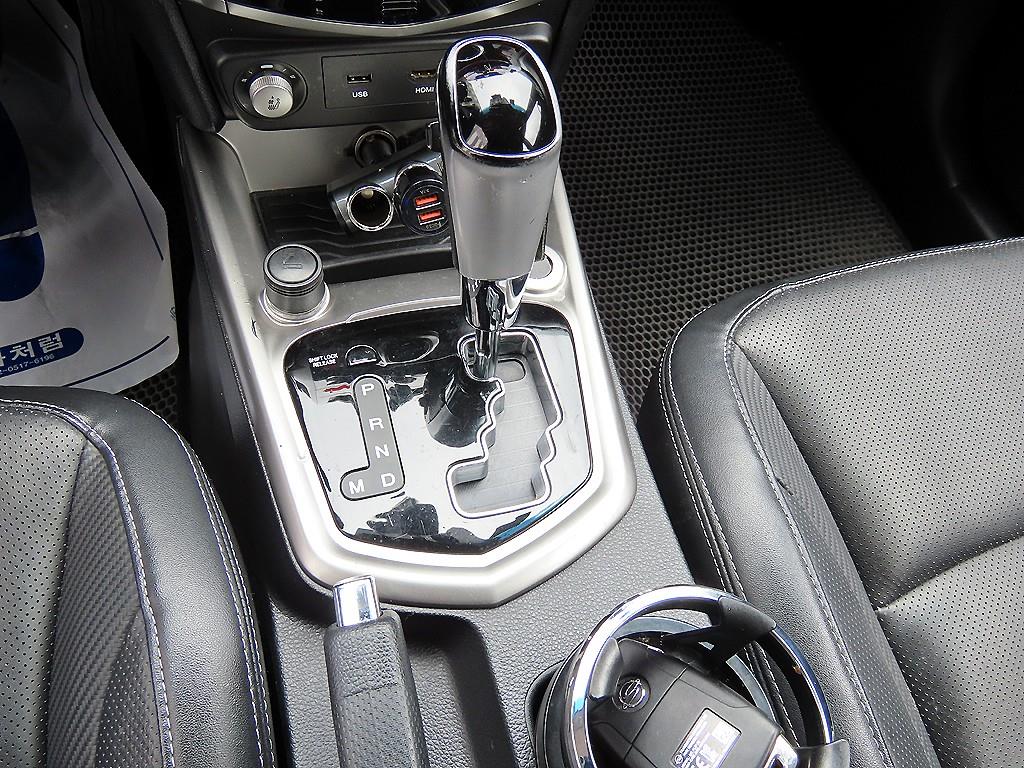 Ssangyong Tivoli - Vista 10