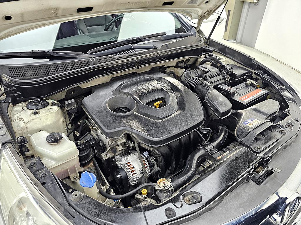 HYUNDAI Sonata - Vista 6