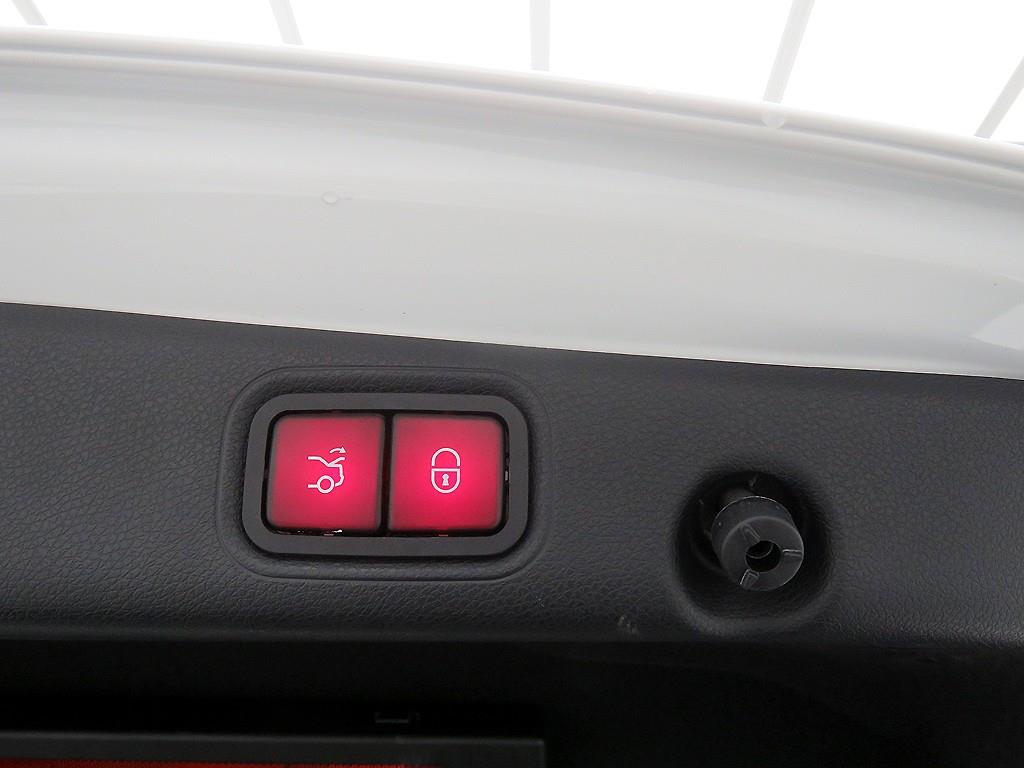 Mercedes Benz E class - Vista 5