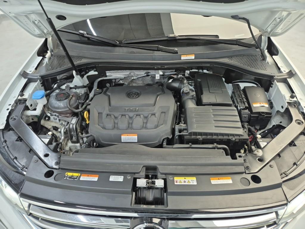 Volkswagen Tiguan - Vista 5