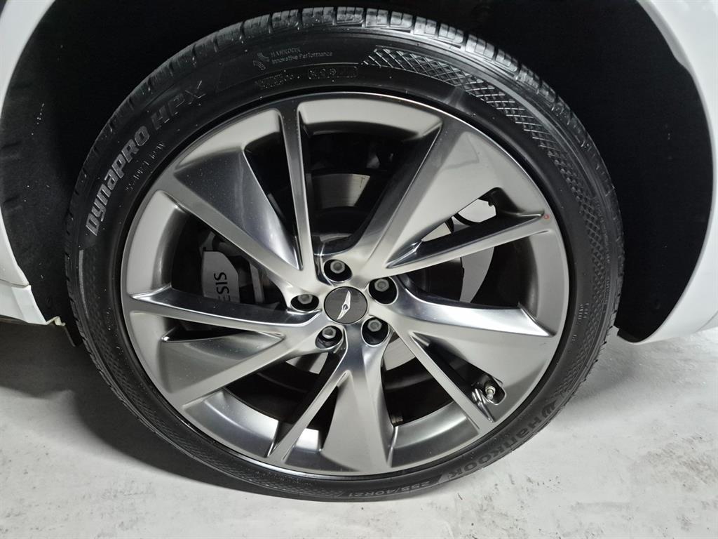 Genesis GV70 - Vista 5