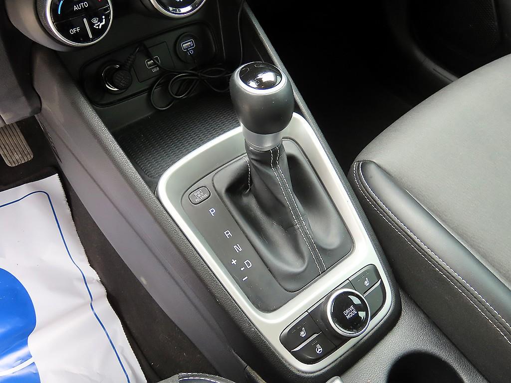 HYUNDAI Venue - Vista 11