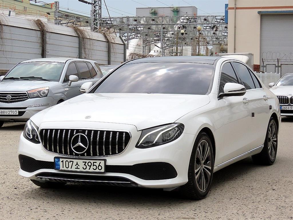 Mercedes Benz E class - Vista 2