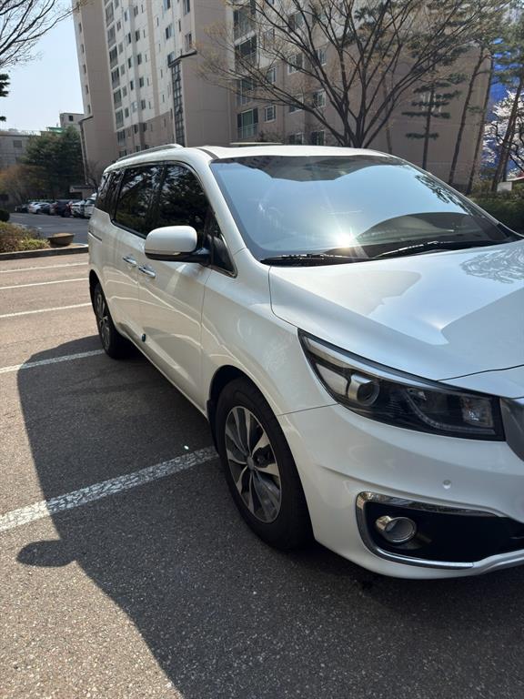 KIA Carnival - Vista 3