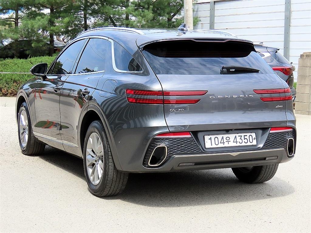 Genesis GV70 - Vista 3