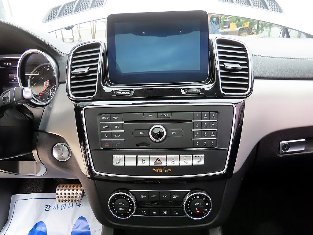 Mercedes Benz GLE Class - Vista 12