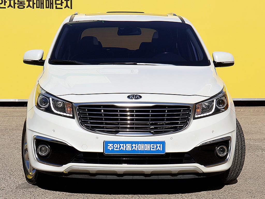 KIA Carnival 2017 Blanco - Importación desde Corea - HF Imports Iquique - Foto 1