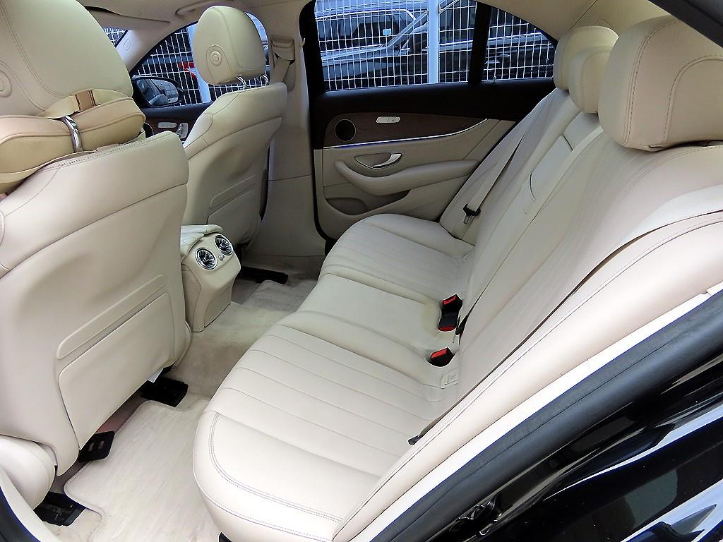 Mercedes Benz E class - Vista 6