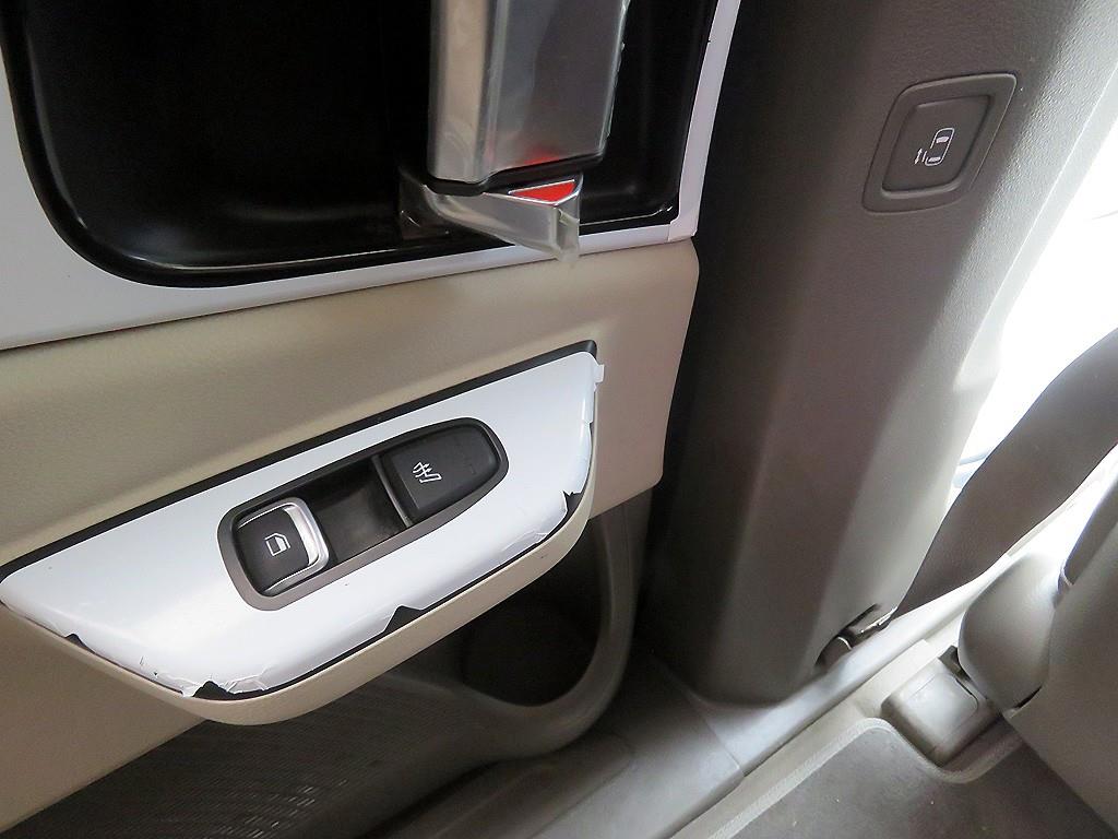 KIA Carnival - Vista 10