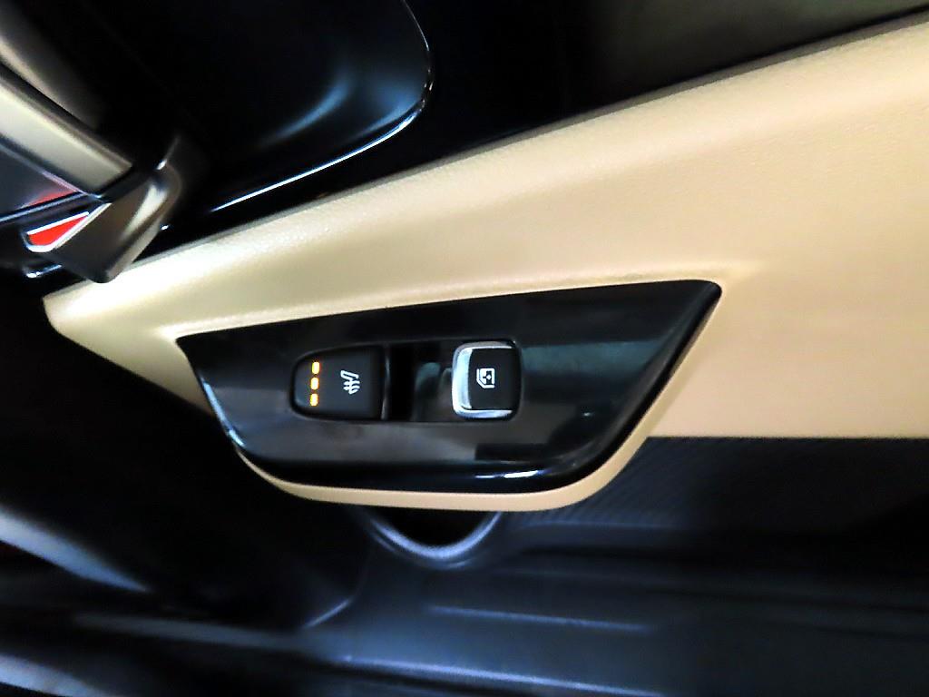 KIA Carnival - Vista 12