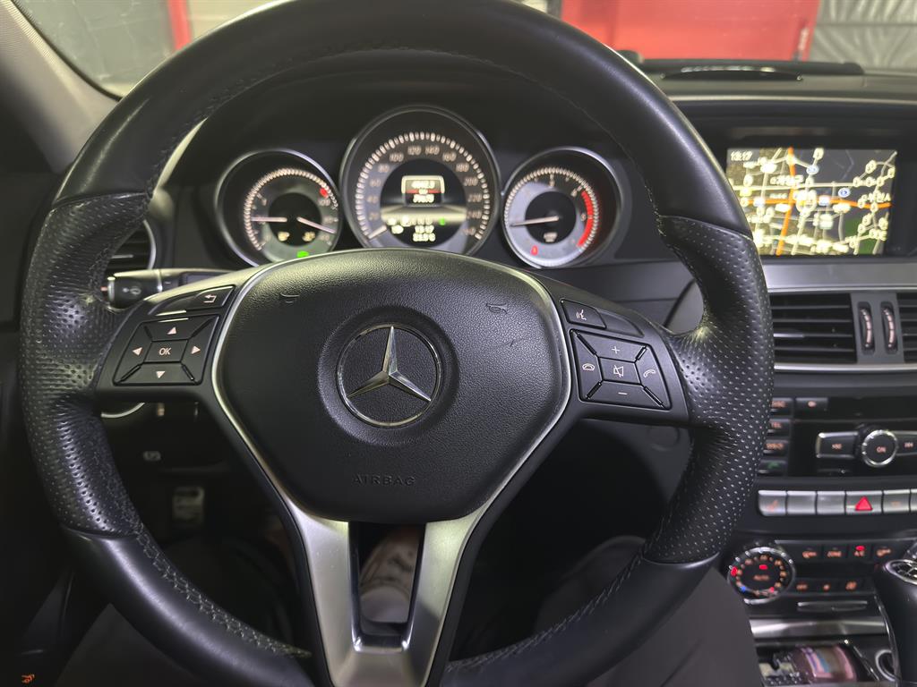 Mercedes Benz C Class - Vista 9