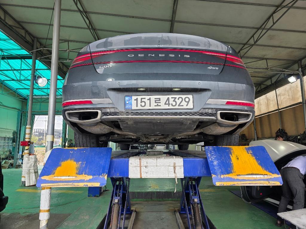 Genesis G90 - Vista 2
