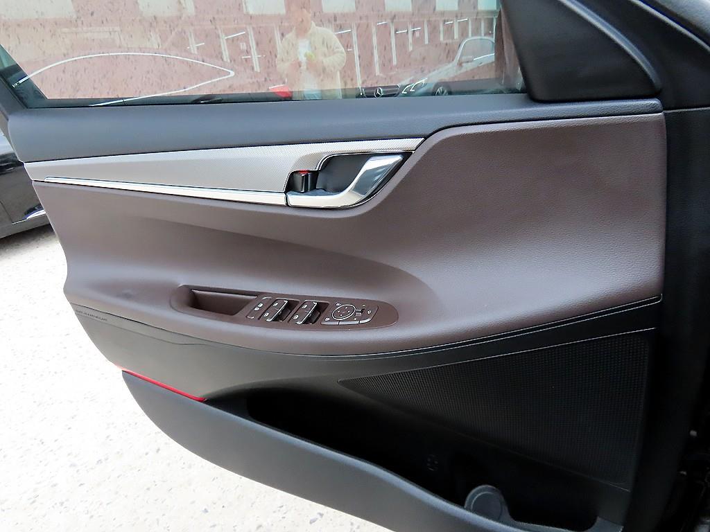 HYUNDAI Grandeur - Vista 11