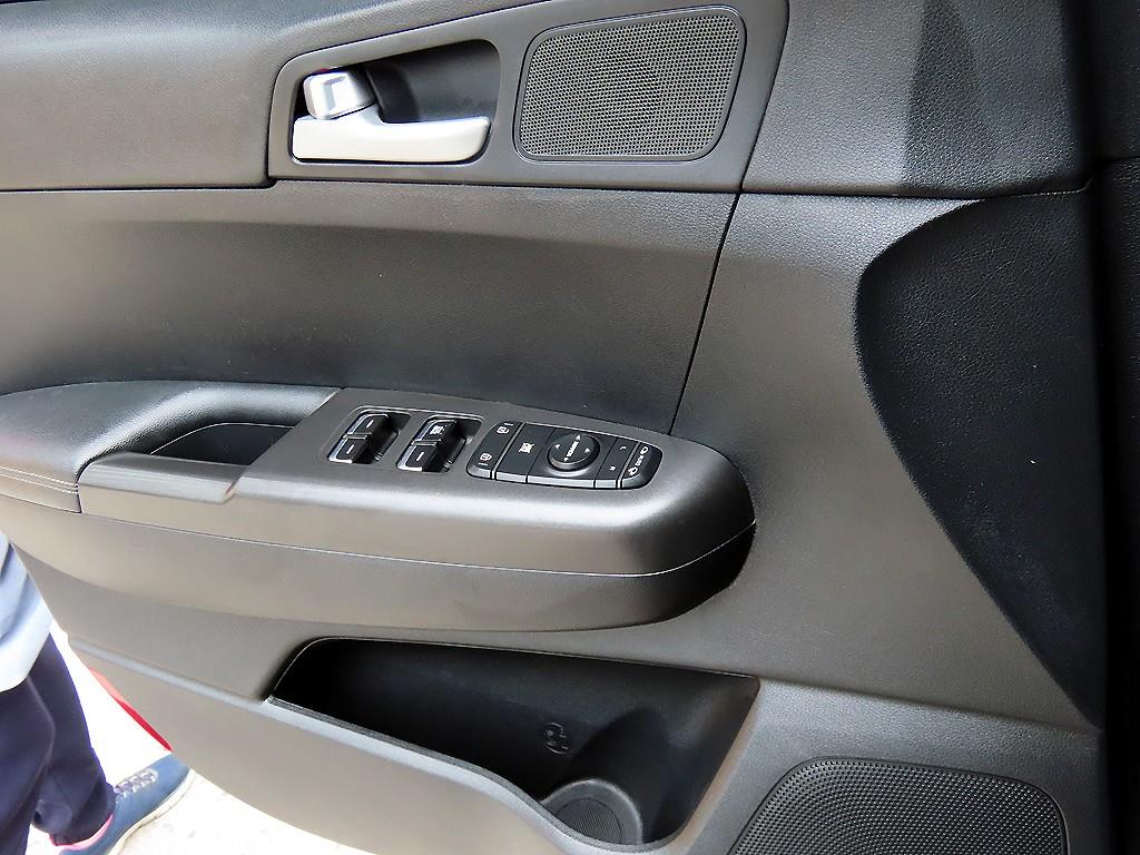 KIA Sportage - Vista 11