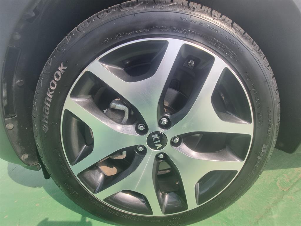 KIA Sportage - Vista 8