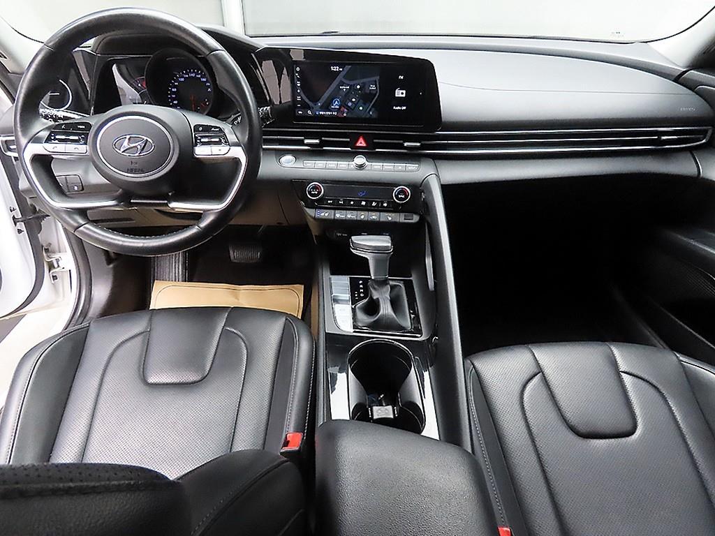 HYUNDAI Avante - Vista 7