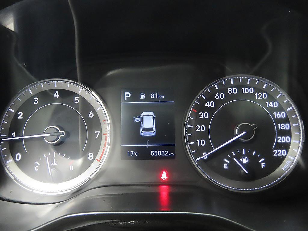 HYUNDAI Venue - Vista 11