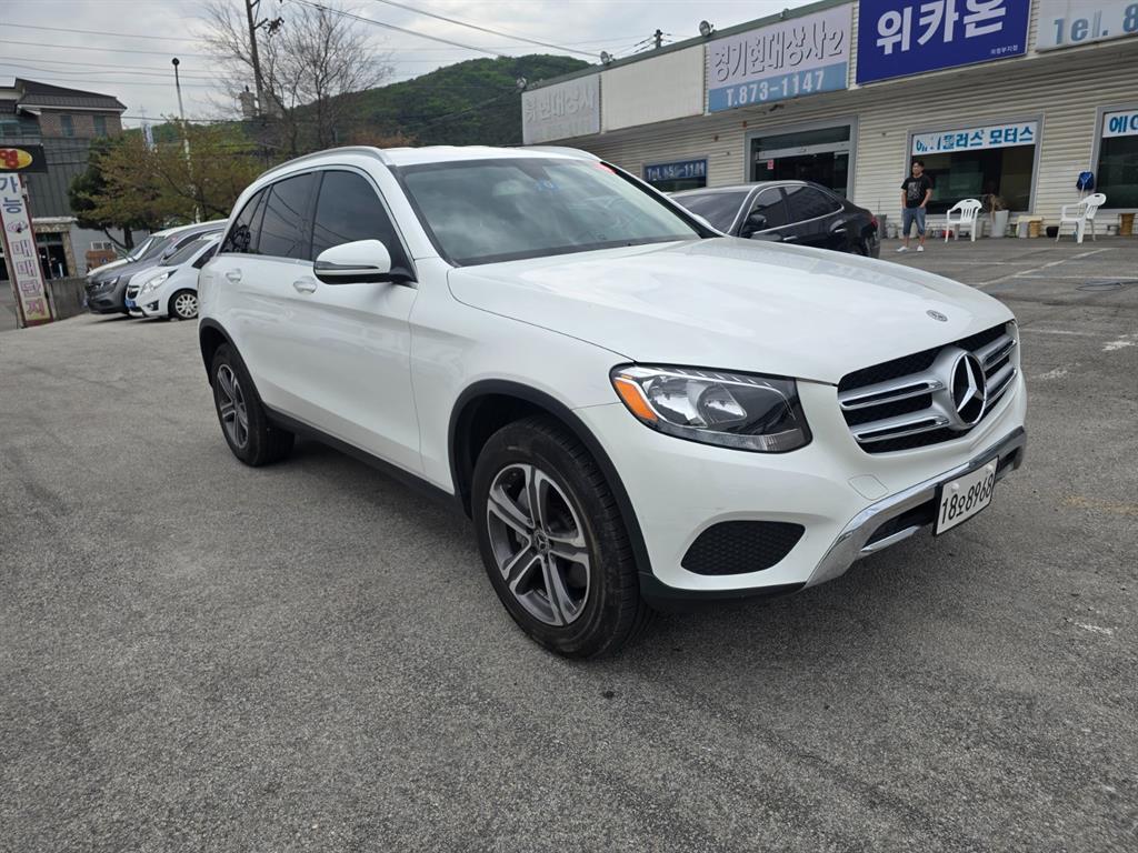 Mercedes Benz GLC Class - Vista 3