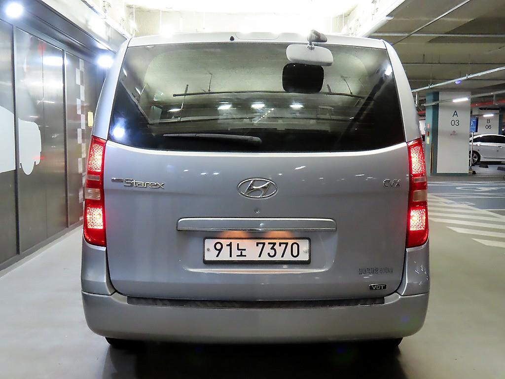 HYUNDAI Starex - Vista 5