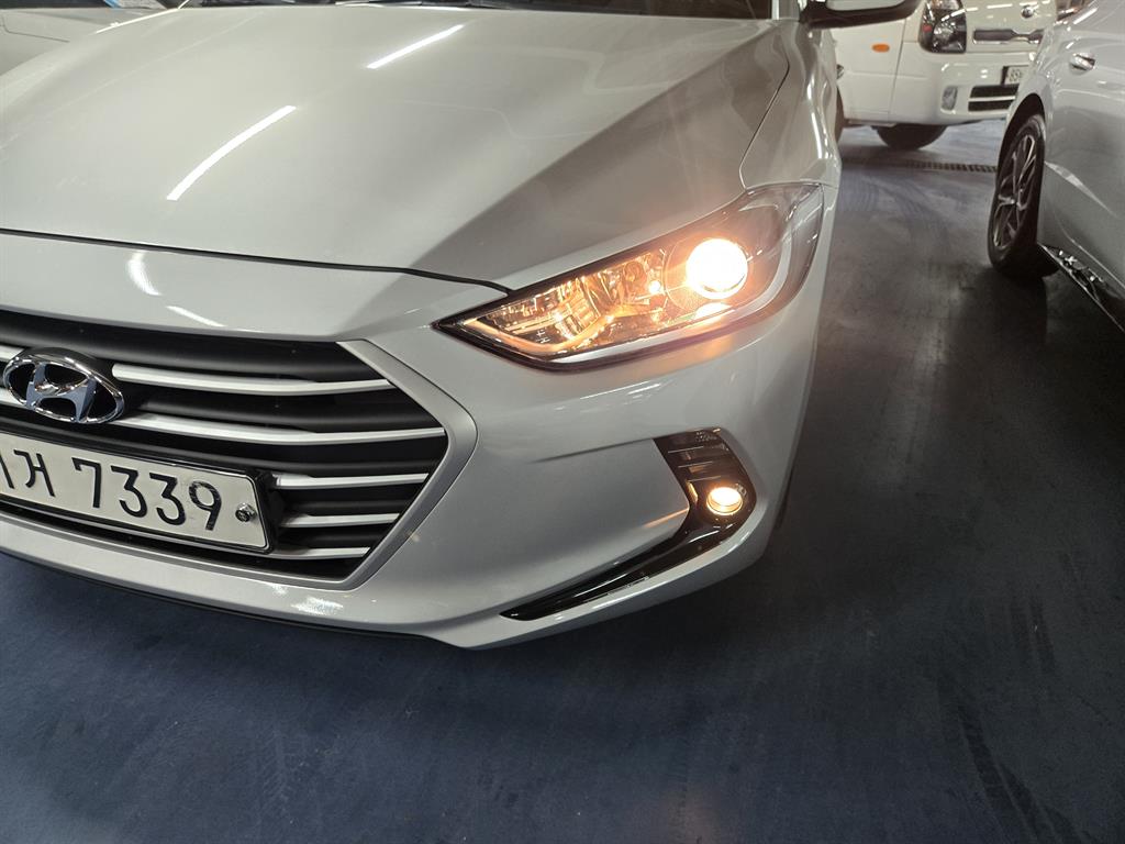 HYUNDAI Avante 2018 Plateado - Importación desde Corea - HF Imports Iquique - Foto 16