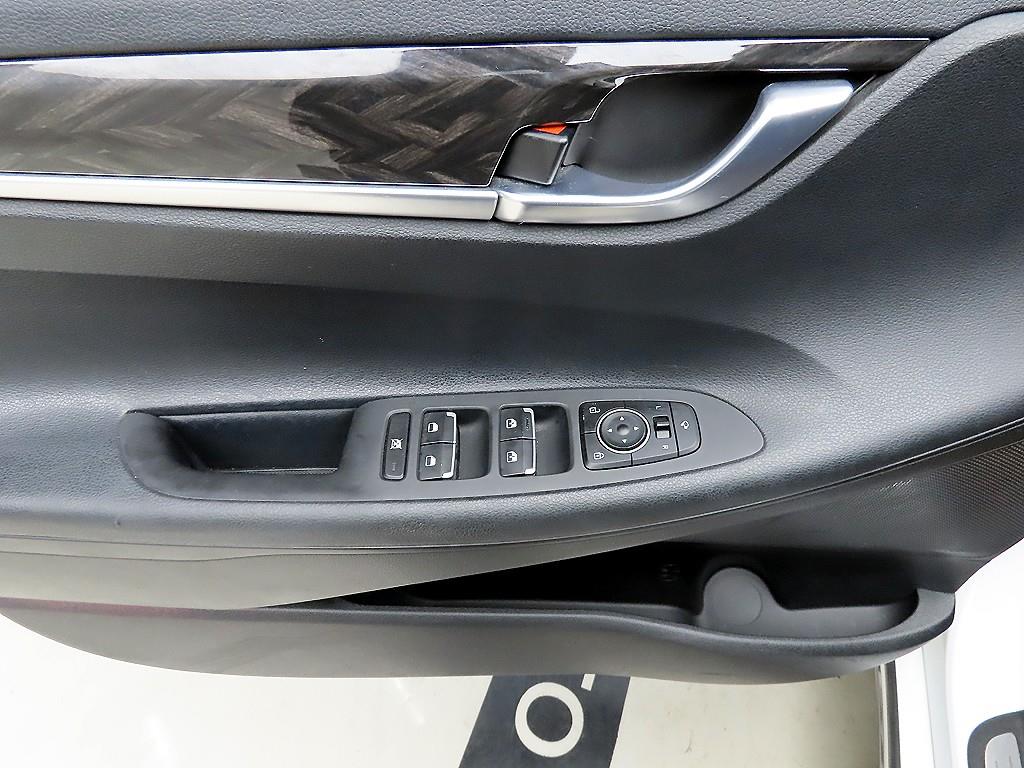 HYUNDAI Grandeur - Vista 11