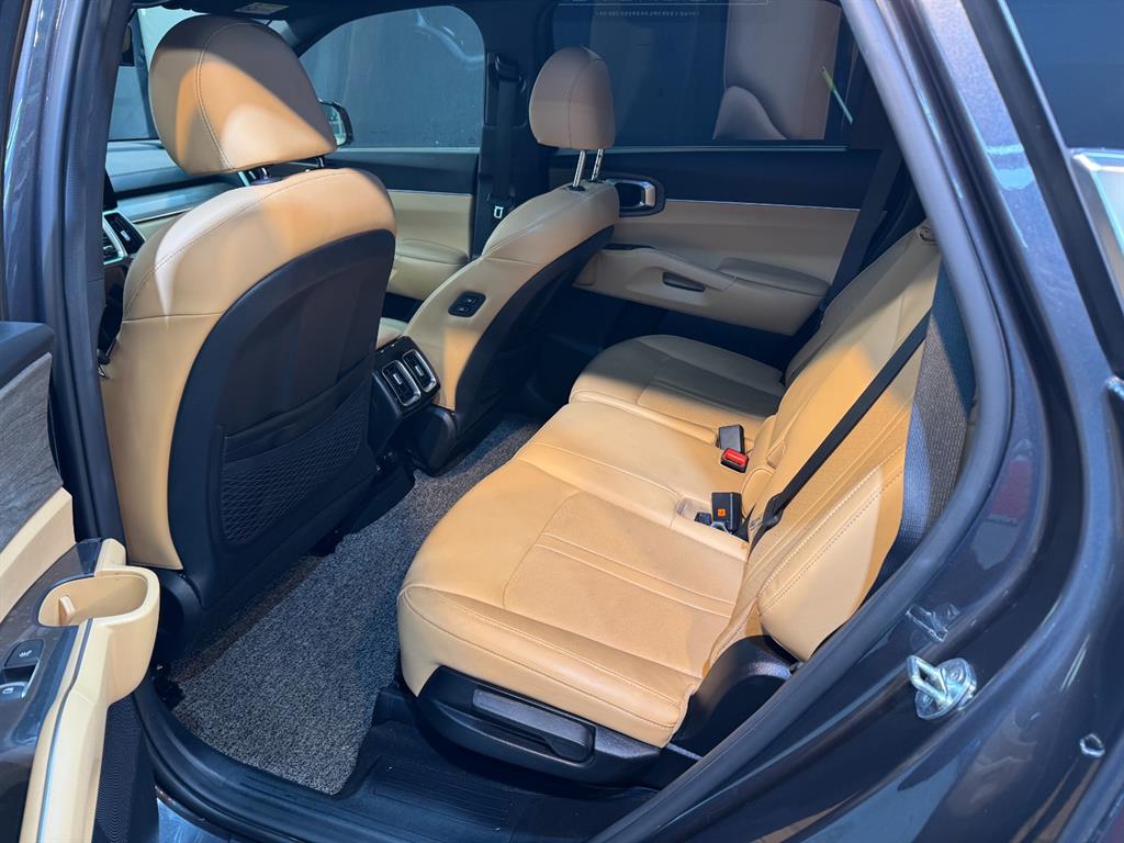 KIA Sorento - Vista 9