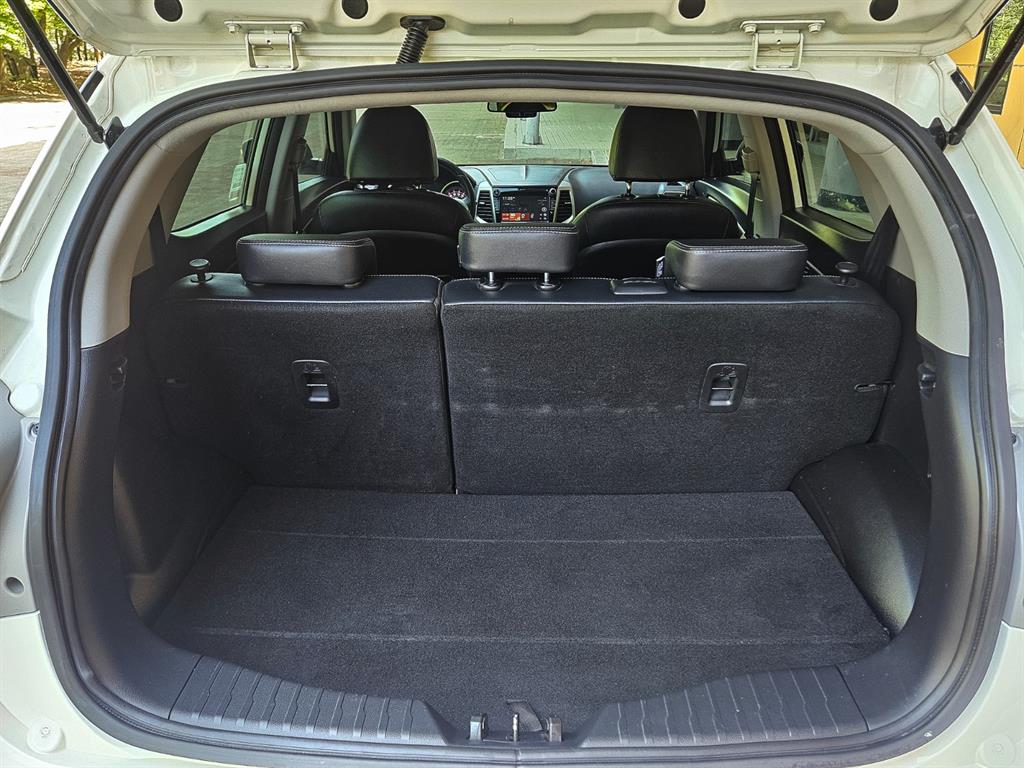 Ssangyong Tivoli - Vista 12