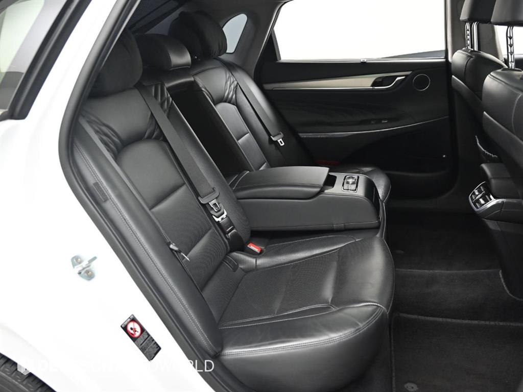 HYUNDAI Grandeur - Vista 12