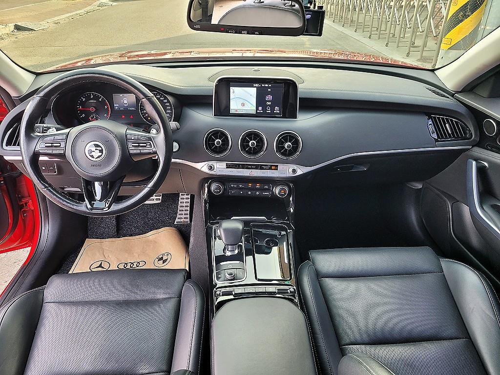 KIA Stinger - Vista 5