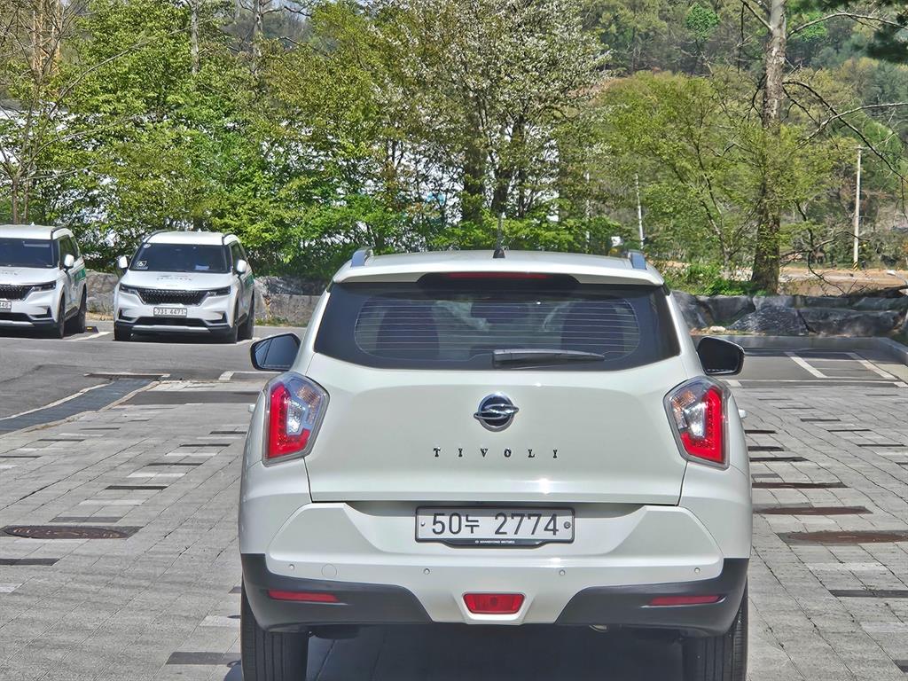 Ssangyong Tivoli - Vista 5