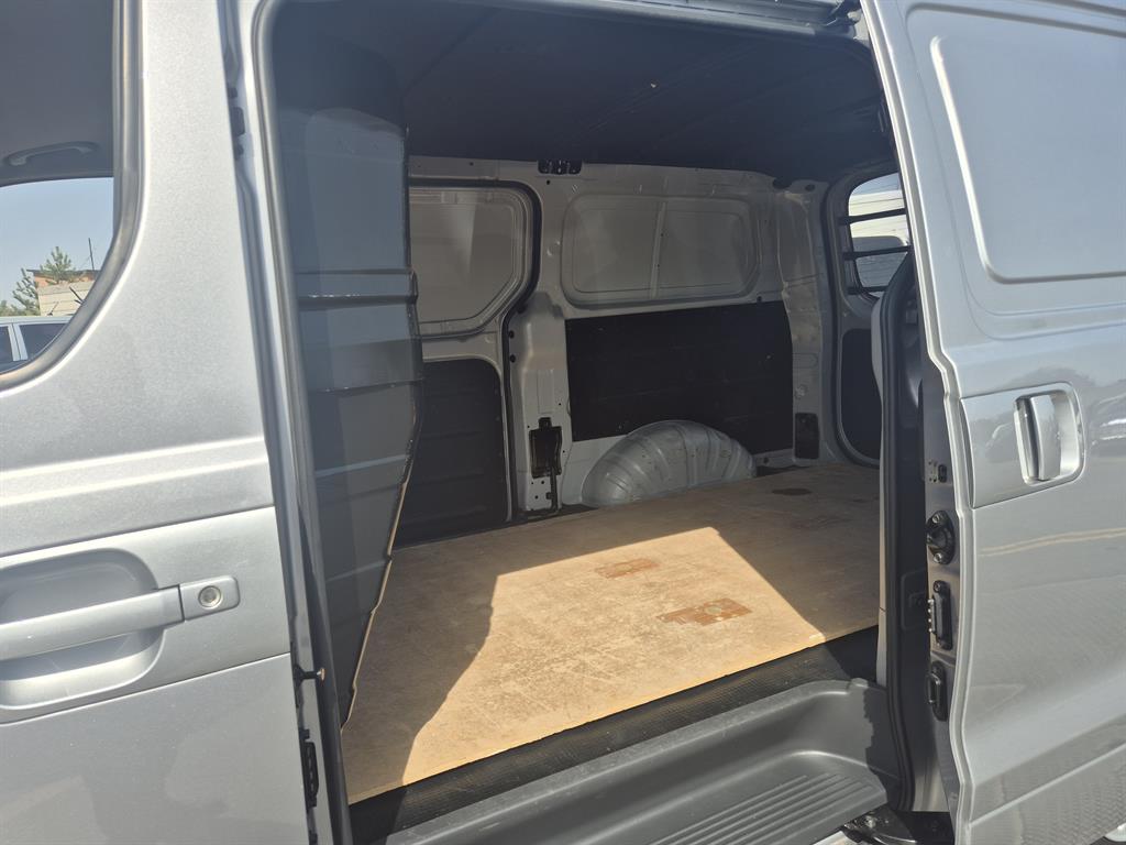 HYUNDAI Starex - Vista 8