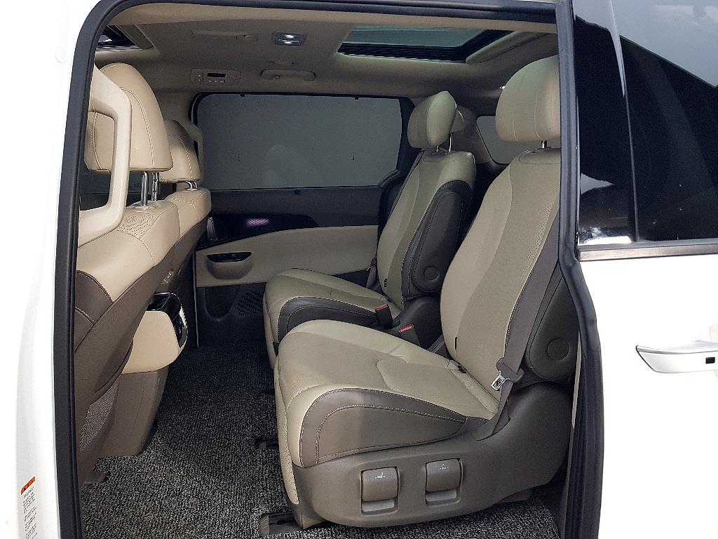 KIA Carnival - Vista 9