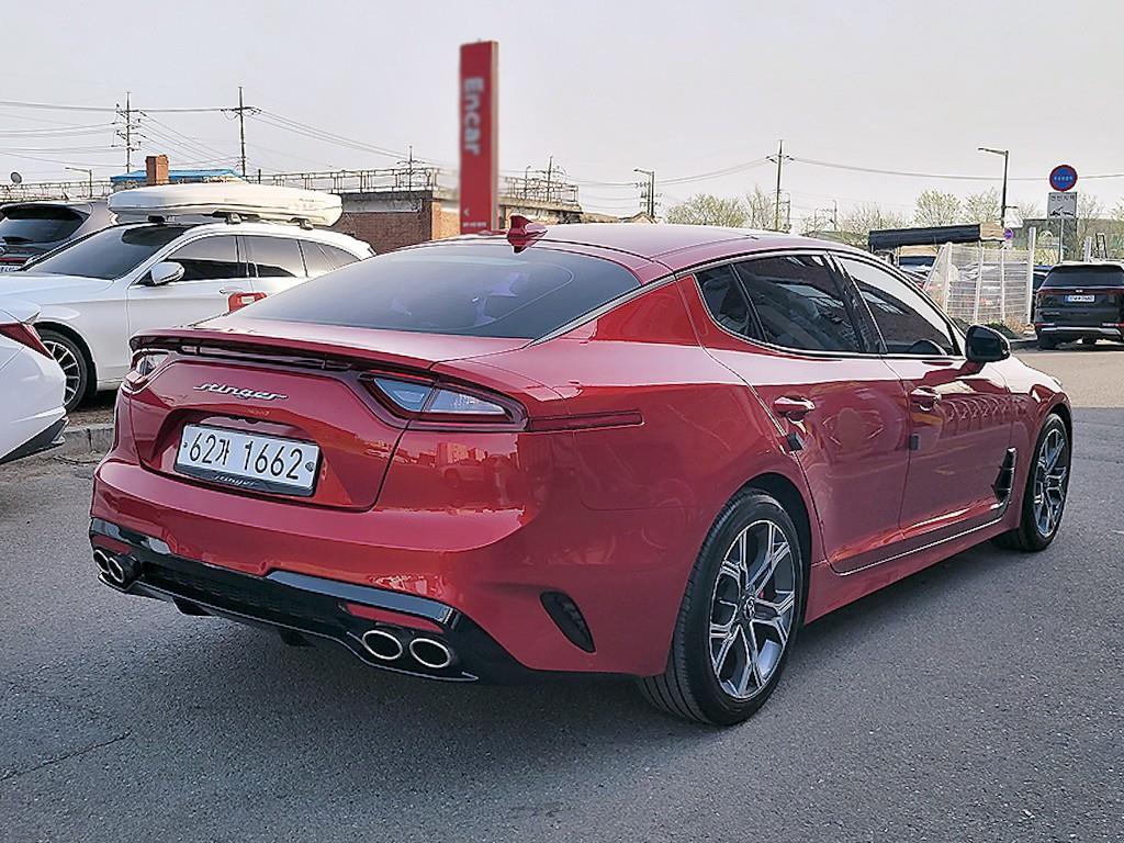 KIA Stinger - Vista 4