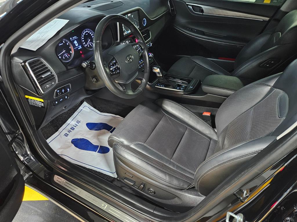 HYUNDAI Grandeur - Vista 11