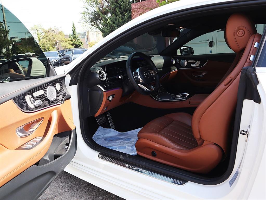 Mercedes Benz E class - Vista 9