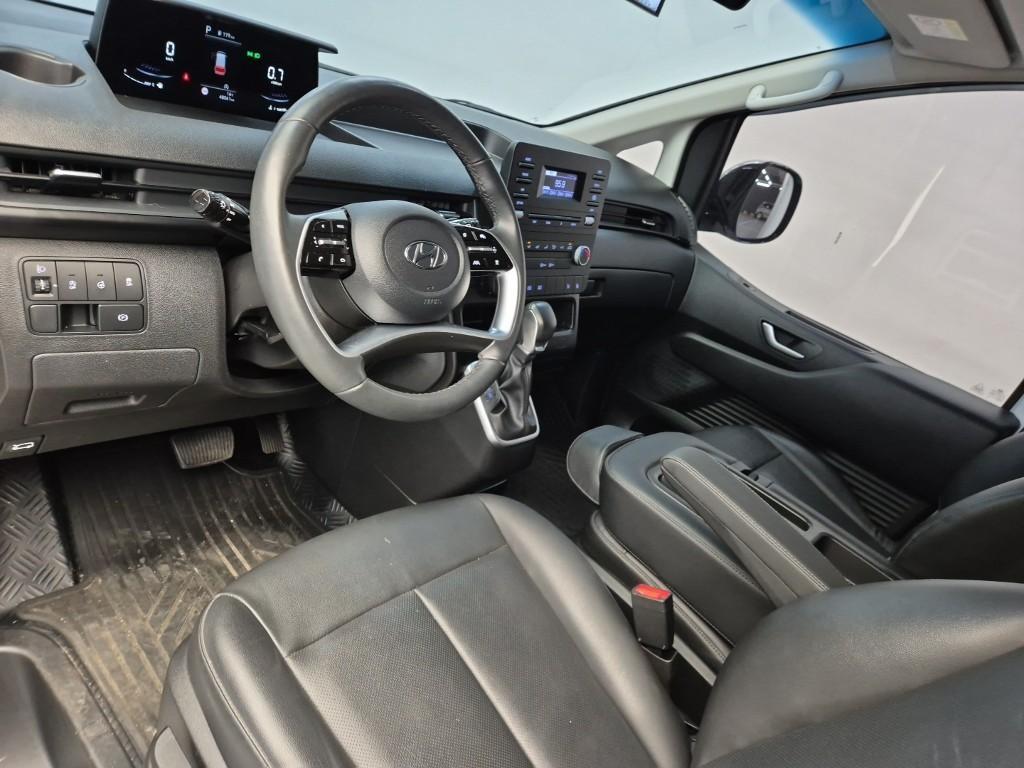 HYUNDAI Staria - Vista 8
