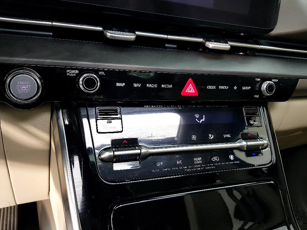 KIA Carnival - Vista 11