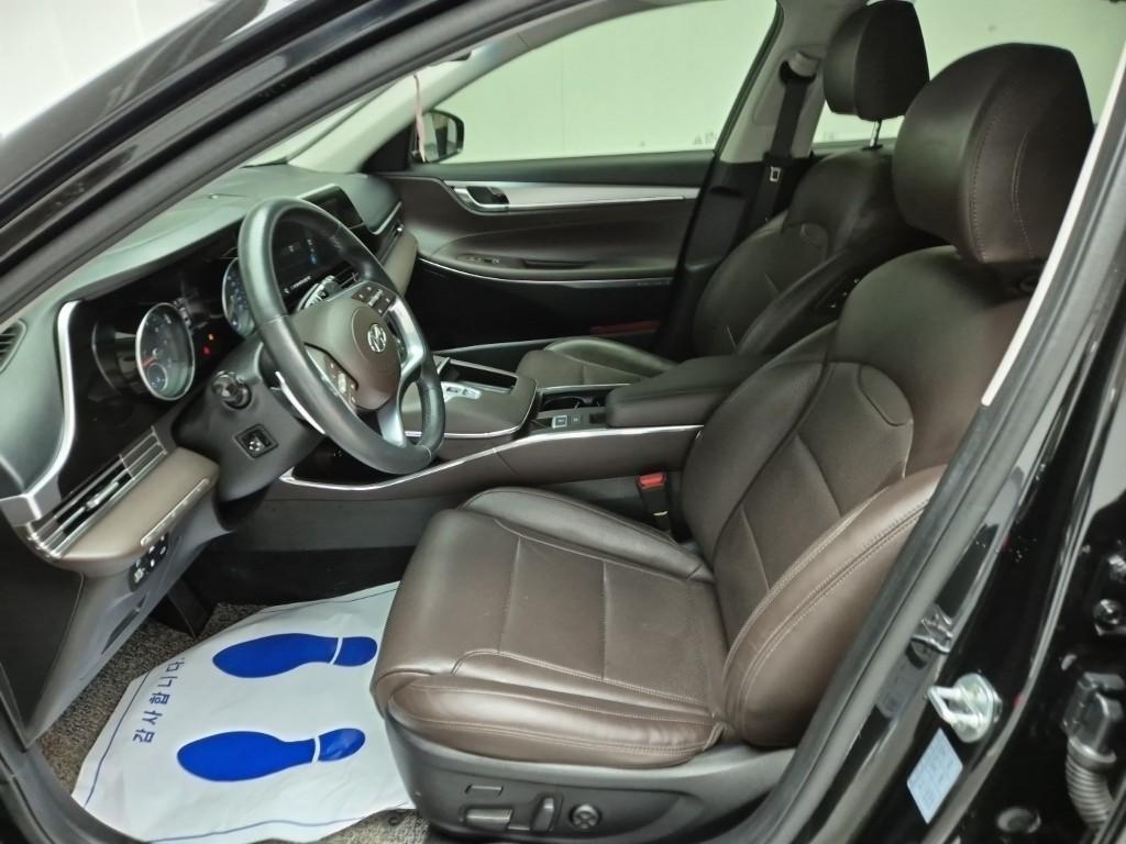 HYUNDAI Grandeur - Vista 11