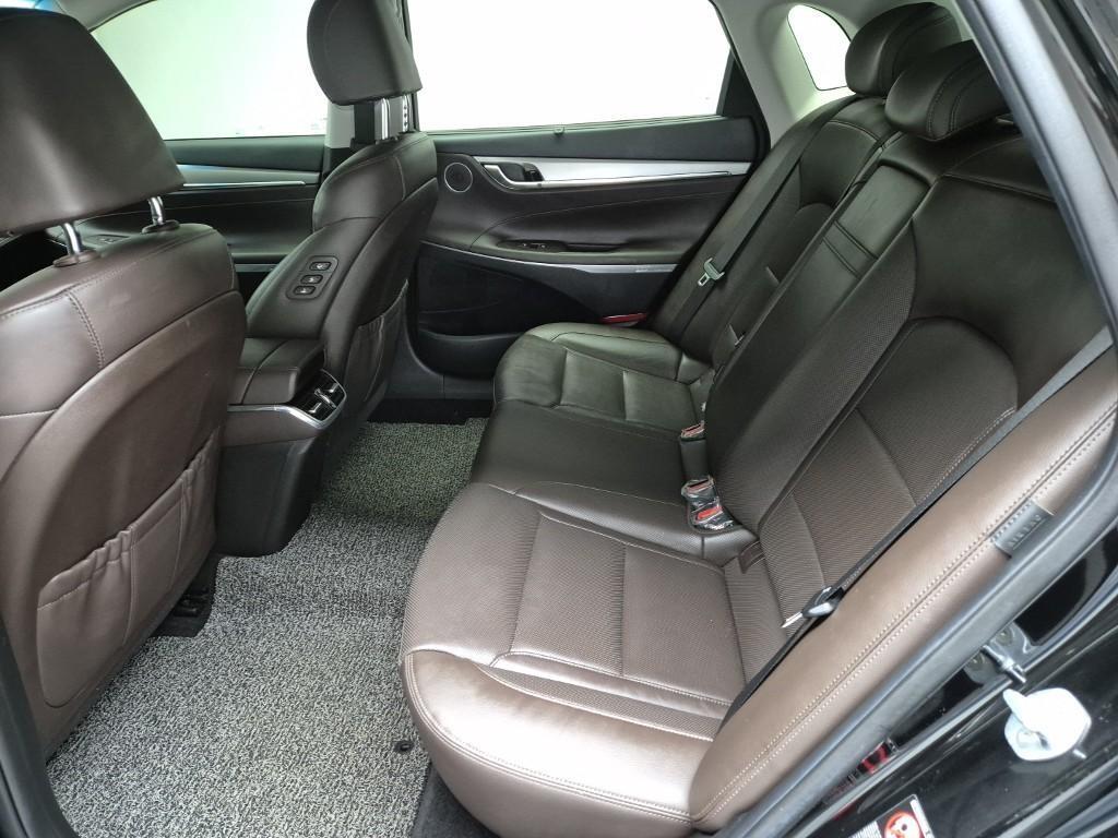 HYUNDAI Grandeur - Vista 12