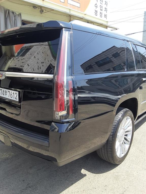 Cadillac Escalade - Vista 8